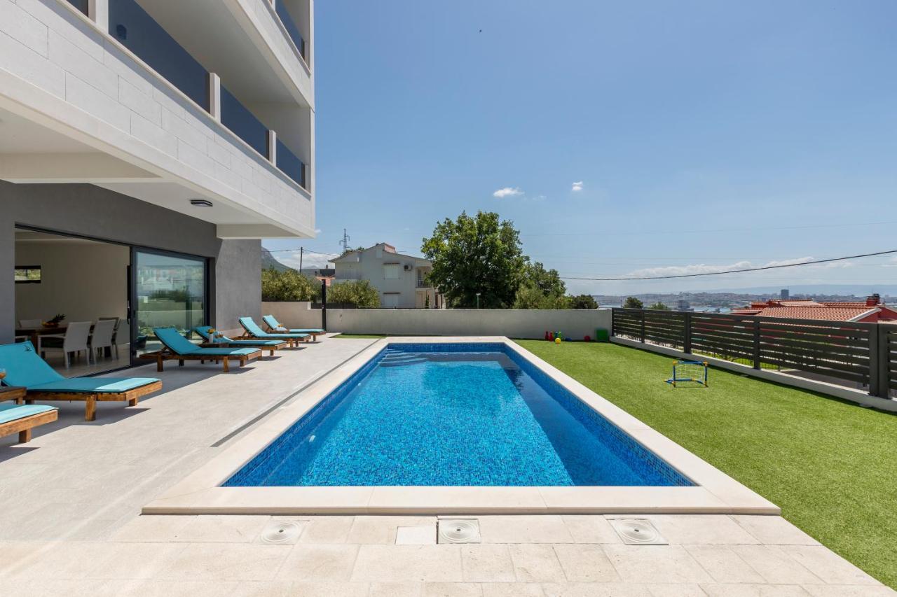 Luxury Villa La Nonna Ana - Heated Pool, Sea View, Near Split Каштела Екстер'єр фото