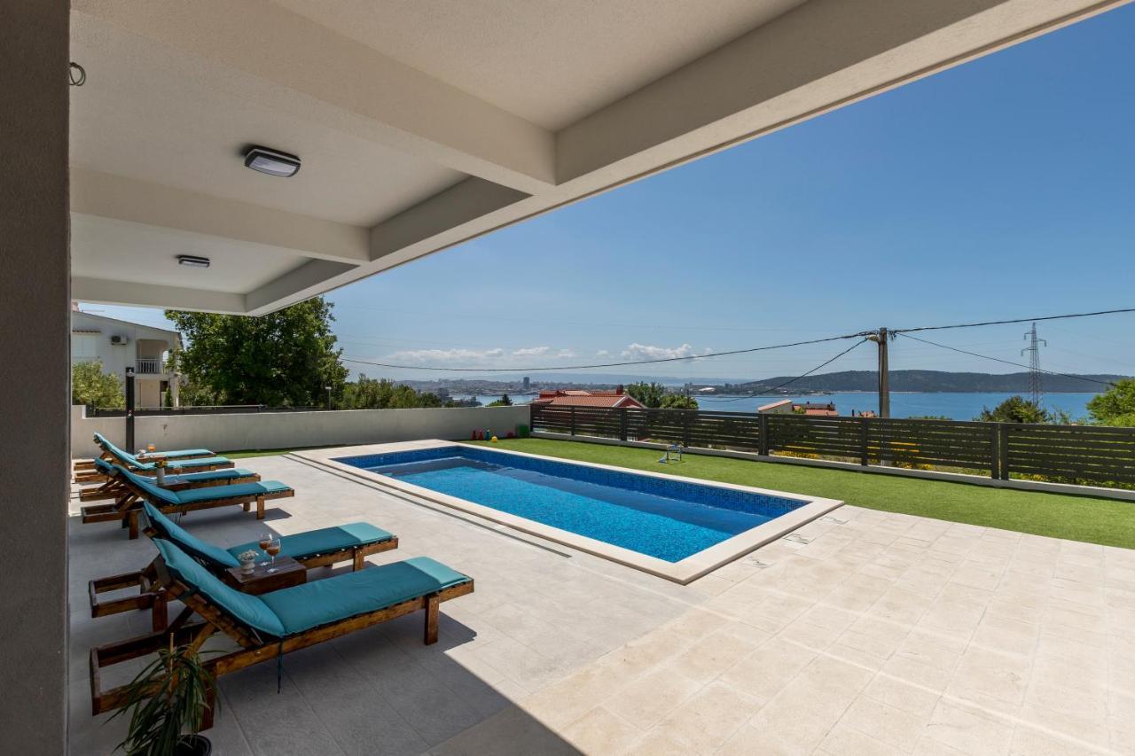 Luxury Villa La Nonna Ana - Heated Pool, Sea View, Near Split Каштела Екстер'єр фото
