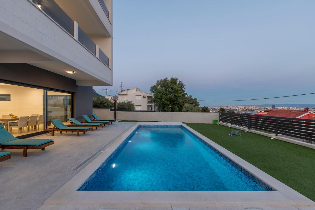 Luxury Villa La Nonna Ana - Heated Pool, Sea View, Near Split Каштела Екстер'єр фото