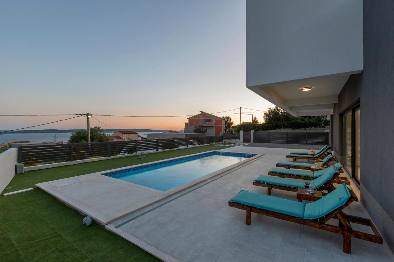 Luxury Villa La Nonna Ana - Heated Pool, Sea View, Near Split Каштела Екстер'єр фото